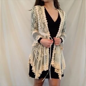 Size M lacy cardigan